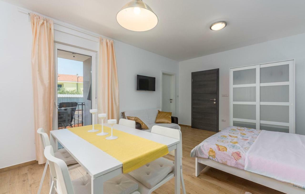 Apartment Complex Jelena Funtana Extérieur photo